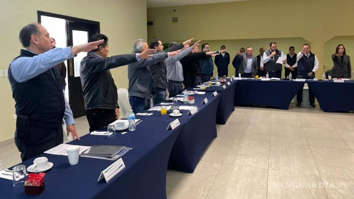 $!Eduardo Campos Villarreal es ratificado como gerente del SIMAS Monclova-Frontera tras la toma de protesta de los consejeros.