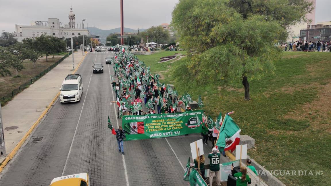 Marcha Frena en Nuevo León por renuncia de López Obrador y en defensa del INE