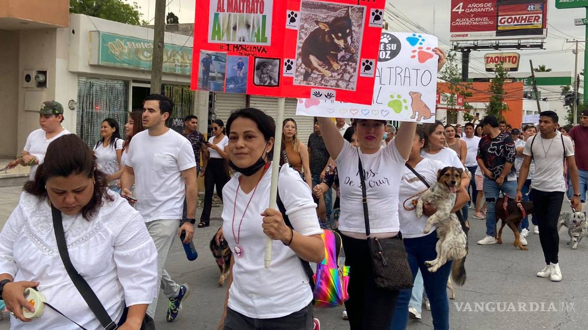 $!Al estar en el sitio continuaron los gritos de “Justicia”, “Queremos a los culpables”.