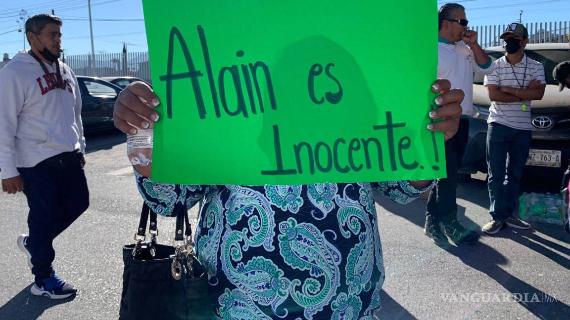 Protestan en favor de profesor del Colegio Americano de Saltillo acusado de agresión sexual