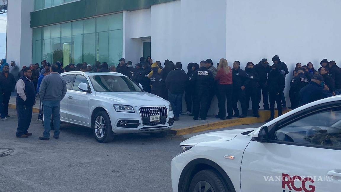 $!La incomodidad crece entre los empleados del ayuntamiento de Monclova debido a la demora en los pagos.