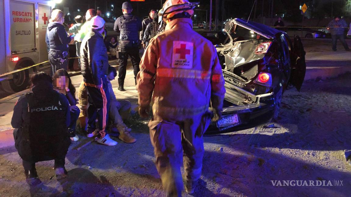 Mujer pierde la vida en trágico accidente al sur de Saltillo; conductor circulaba a exceso de velocidad