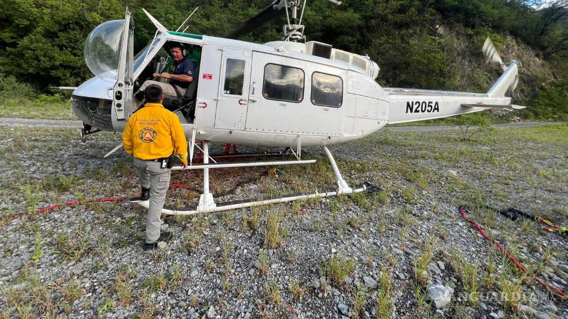 Combaten por vía aérea incendio en ‘El Diente’, al sur de Monterrey