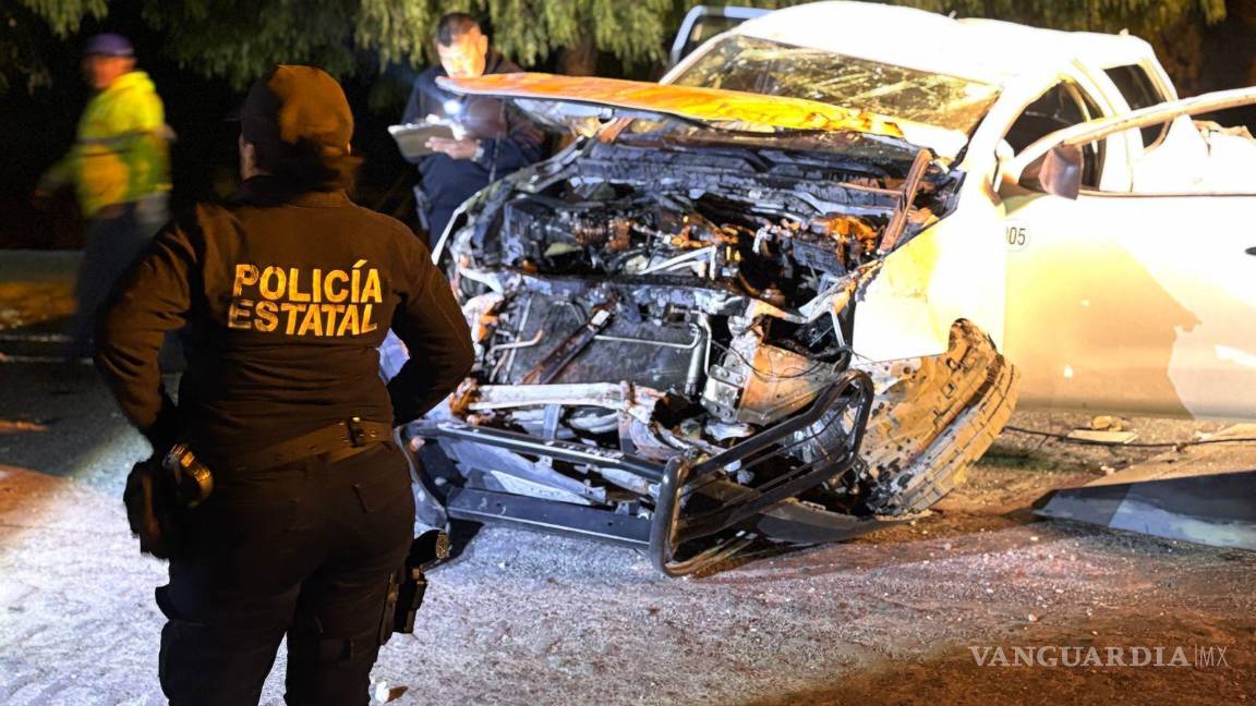 $!Elementos de la Policía Estatal acudieron al lugar para tomar conocimiento del accidente.