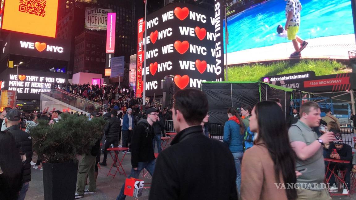 Adiós al icónico “I ♥ NY”, Nueva York presume su nuevo logo es “We ♥ NYC” en Times Square