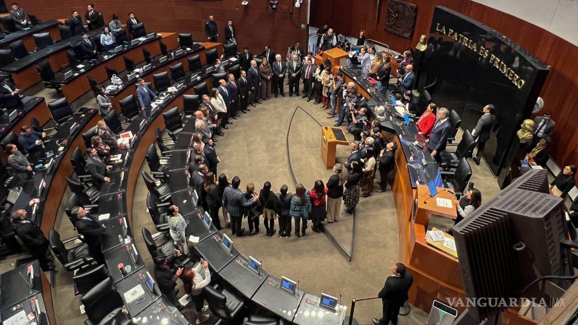 Rinden protesta nuevos cónsules y embajadores en Congreso, entre acusaciones de nepotismo