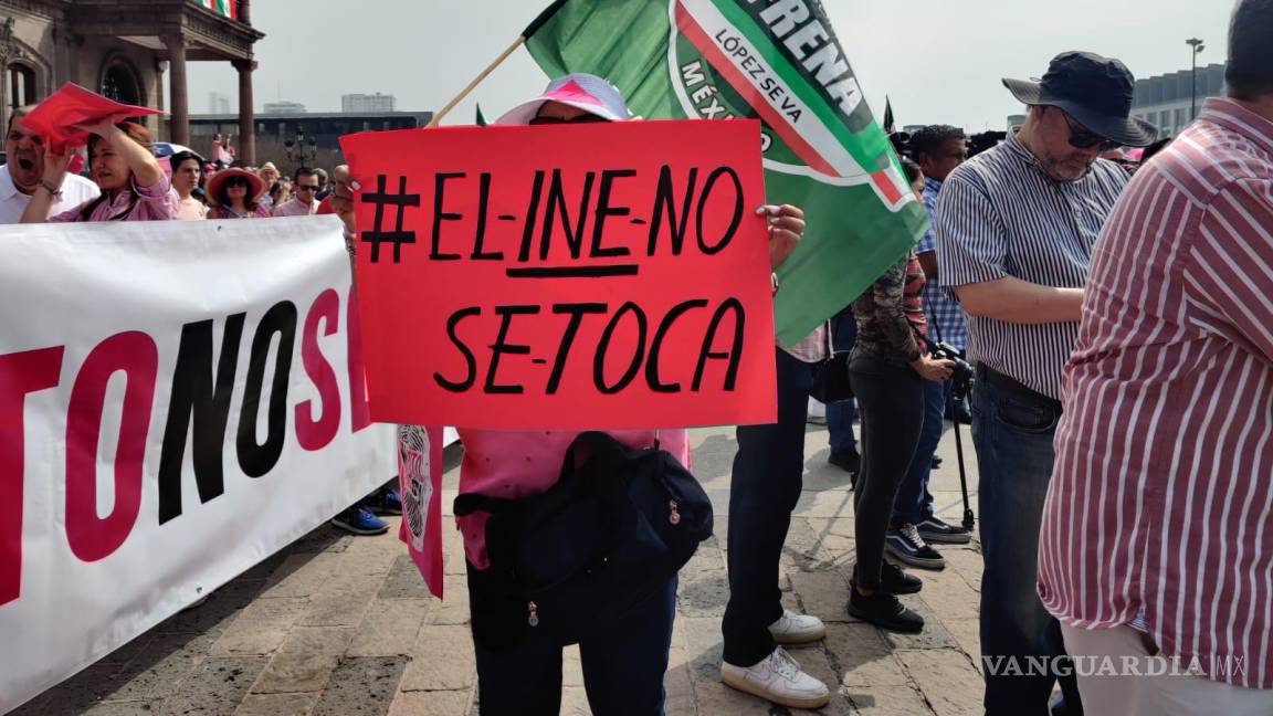 Miles se congregan en Monterrey en defensa del INE y rechazo al Plan B