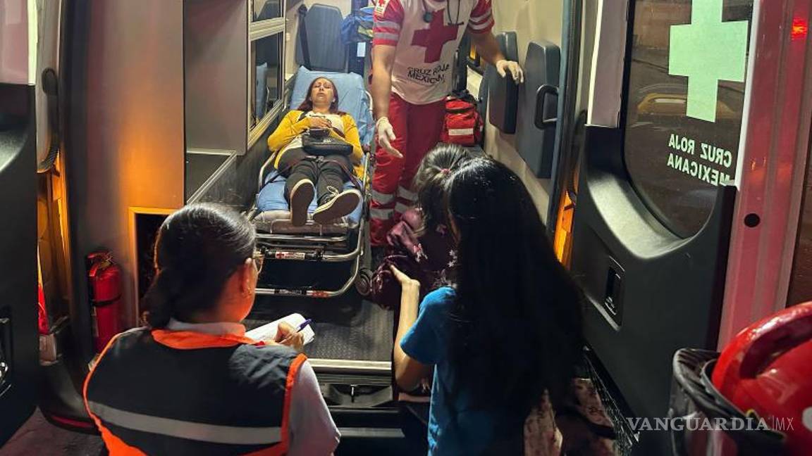 $!Choque entre dos camiones de pasajeros deja 12 lesionados en Monterrey