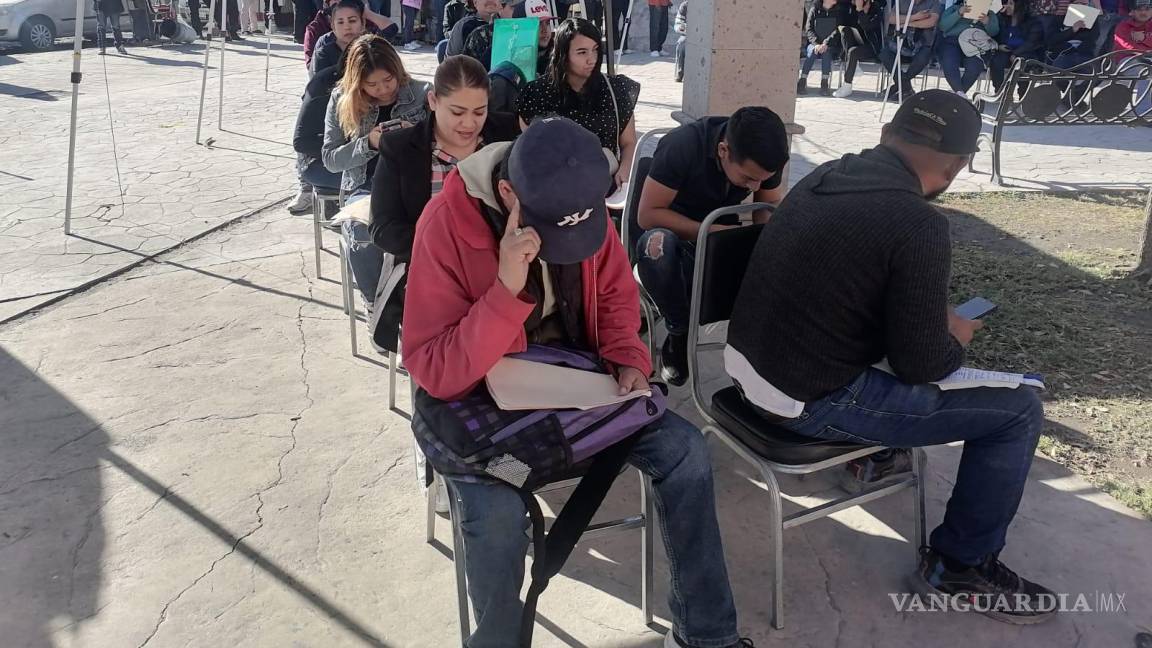 Cientos de desempleados acuden a Jornada de Empleo en Monclova