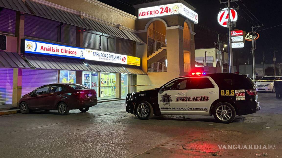 $!El consultorio médico, ubicado en una farmacia de la colonia La Florida, fue asegurado por las autoridades mientras se llevaban a cabo las investigaciones correspondientes.