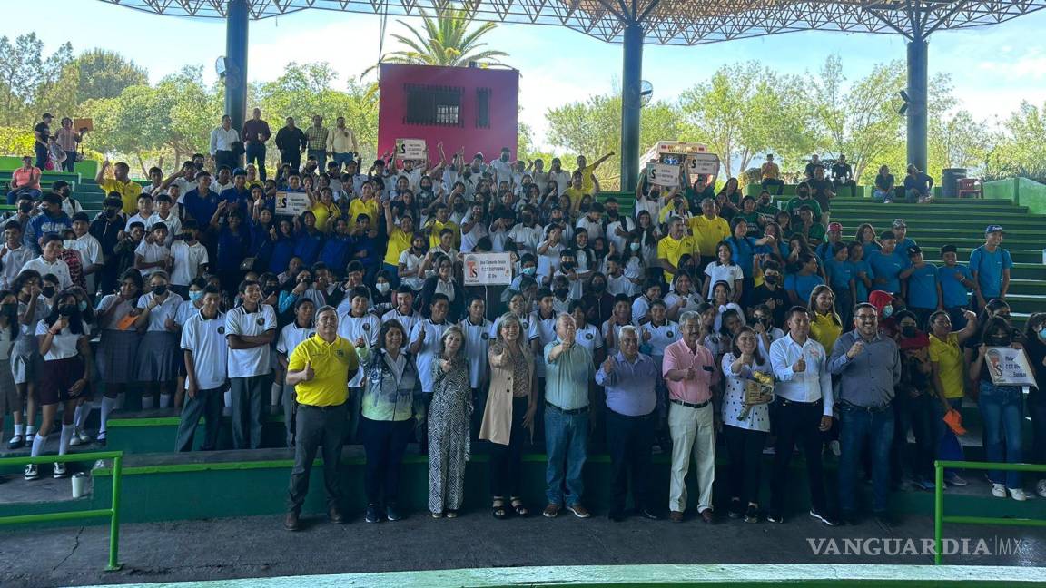 Alumnos de telesecundarias de ejidos de Coahuila celebran Día del Estudiante en el Xochipilli I