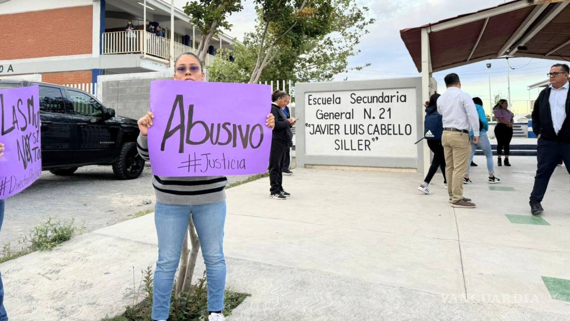 Madre exige justicia ante presunto abuso de docente hacia su hija en secundaria de Saltillo
