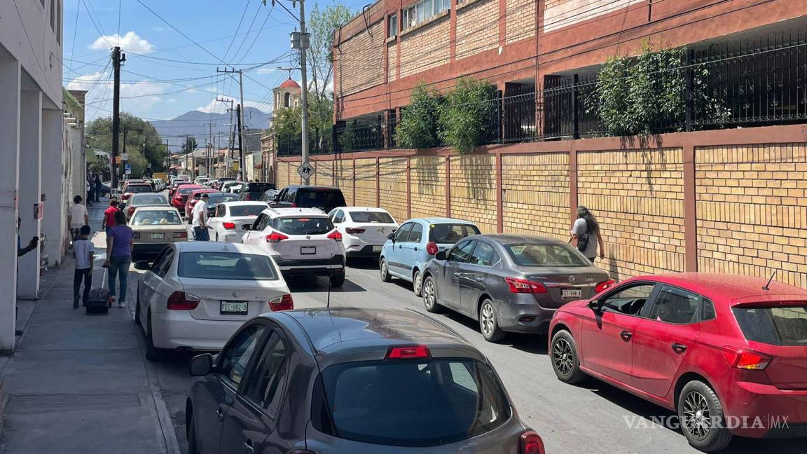 Prevén caos vial en Centro de Saltillo por cambio de rutas de transporte público hacia la calle Ramón Corona