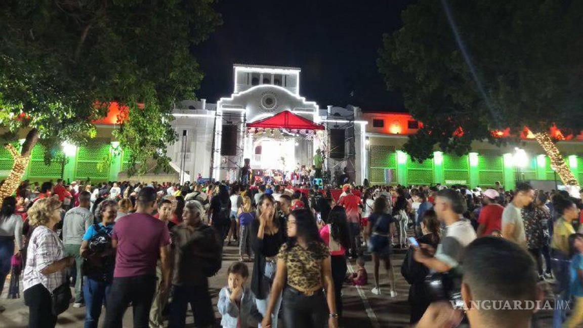 $!La Navidad ya está en Venezuela, por decisión del presidente Maduro