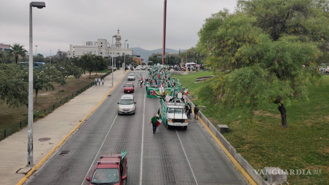 Marcha Frena en Nuevo León por renuncia de López Obrador y en defensa del INE