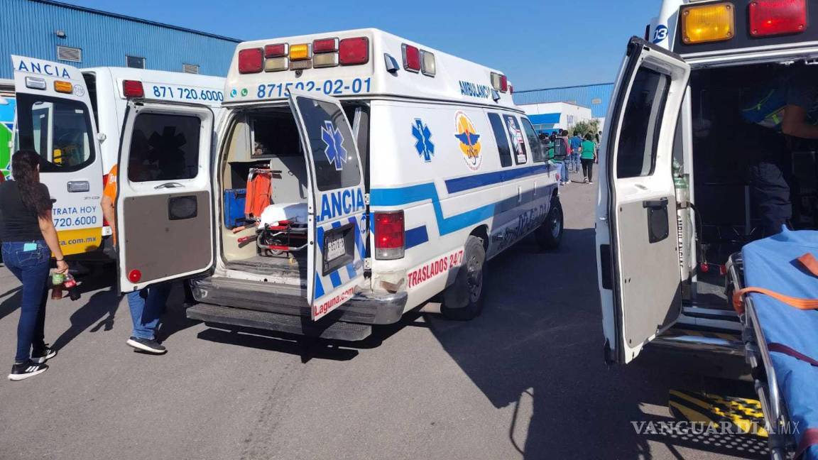 $!Los 17 trabajadores con intoxicación severa fueron trasladados paraa recibir atención médica especializada.