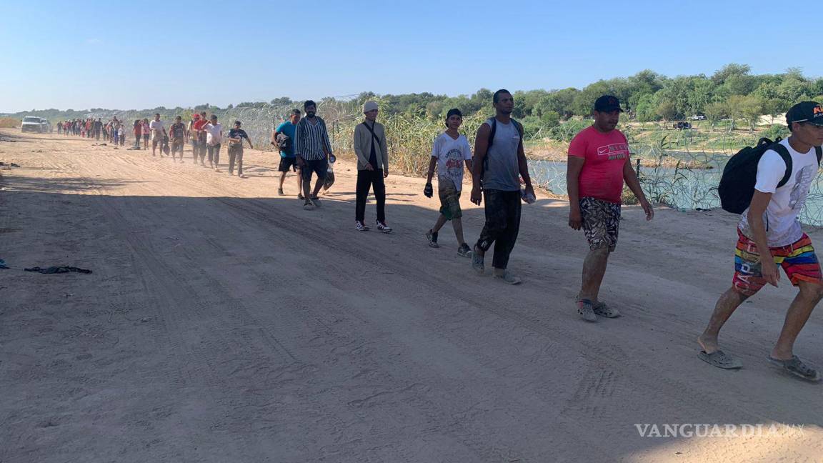 Oleada migrante da tregua este fin de semana en el cruce fronterizo entre Coahuila y Texas (videos)