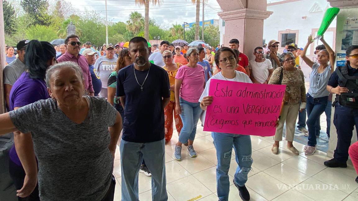 $!Pobladores denunciaron fallas que ponen en riesgo la salud pública.