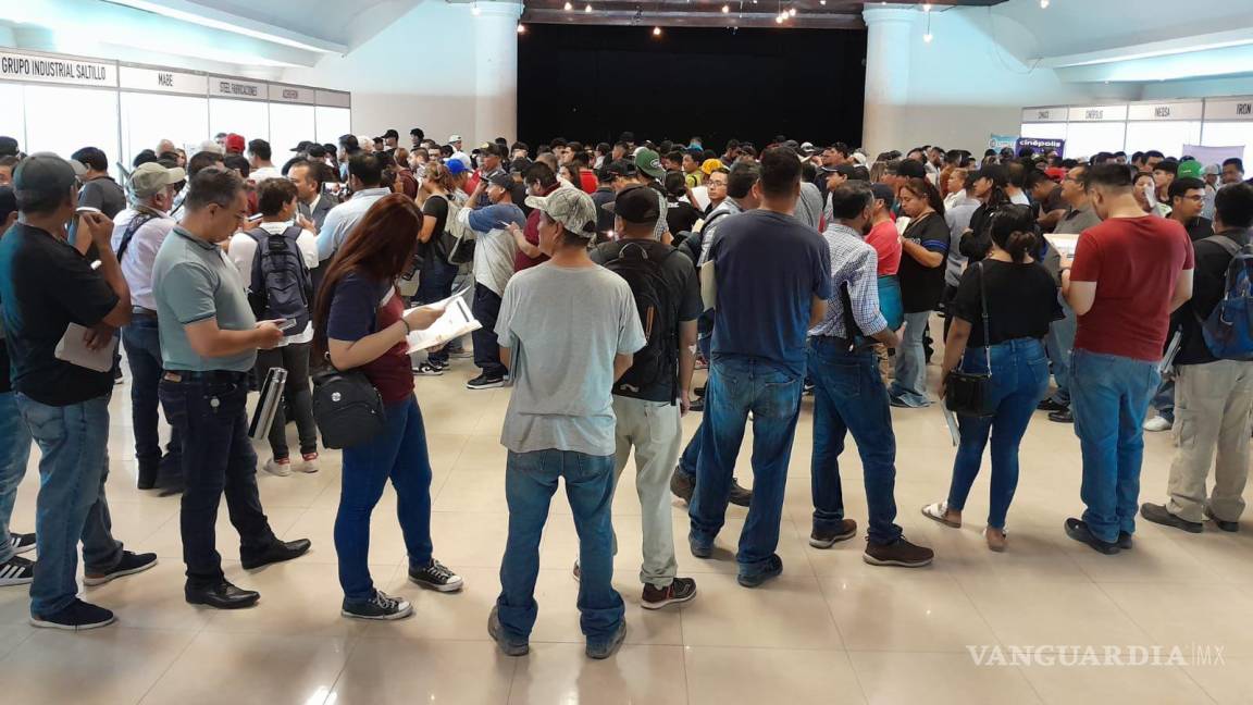 Monclova: Cientos buscan trabajo; oferta Feria del Empleo 600 plazas