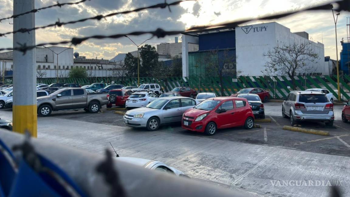 $!Horas después del reporte, la calma prevalecía en la planta ubicada en el bulevar López Zertuche.