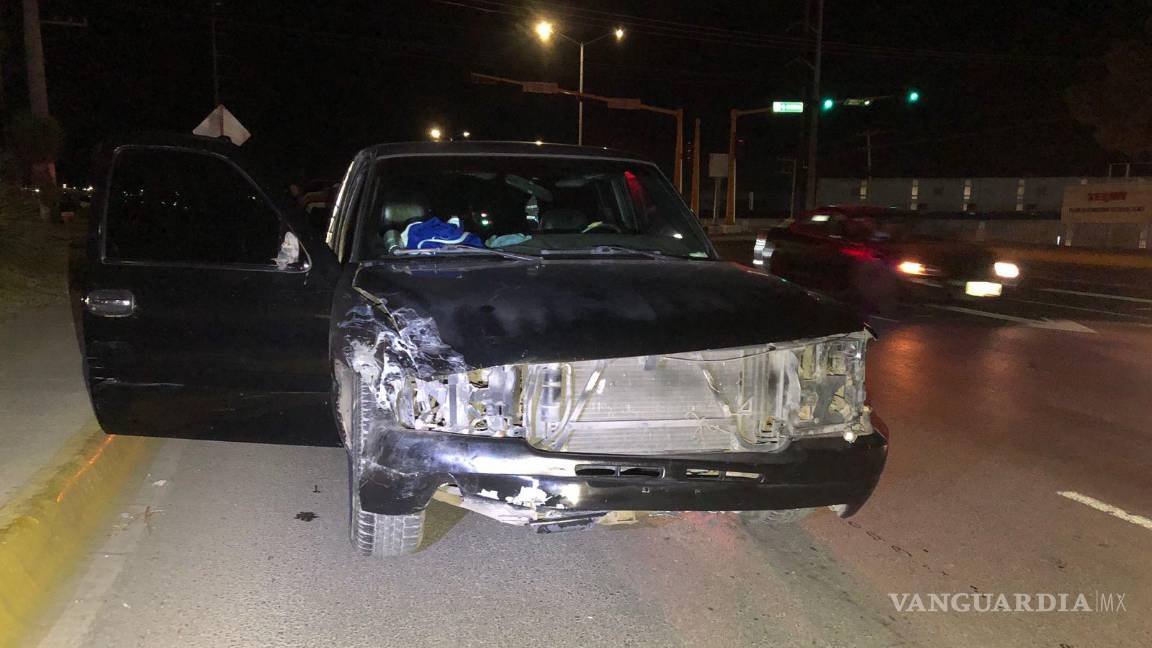 $!El auto del responsable acabó con considerables daños en el frente.