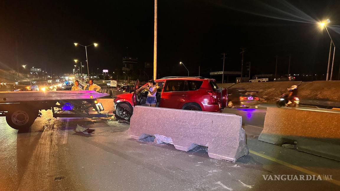 $!La camioneta involucrada fue remolcada hacia un corralón municipal, donde permanecerá hasta que se resuelvan los daños ocasionados.