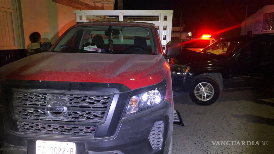 Saltillo: sujeto en estado de ebriedad impacta su Jeep contra camioneta