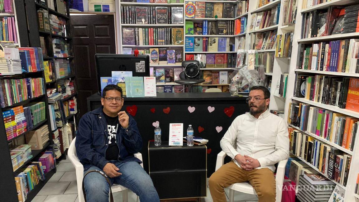 $!El público presente pudo dialogar con el autor al final de la presentación.