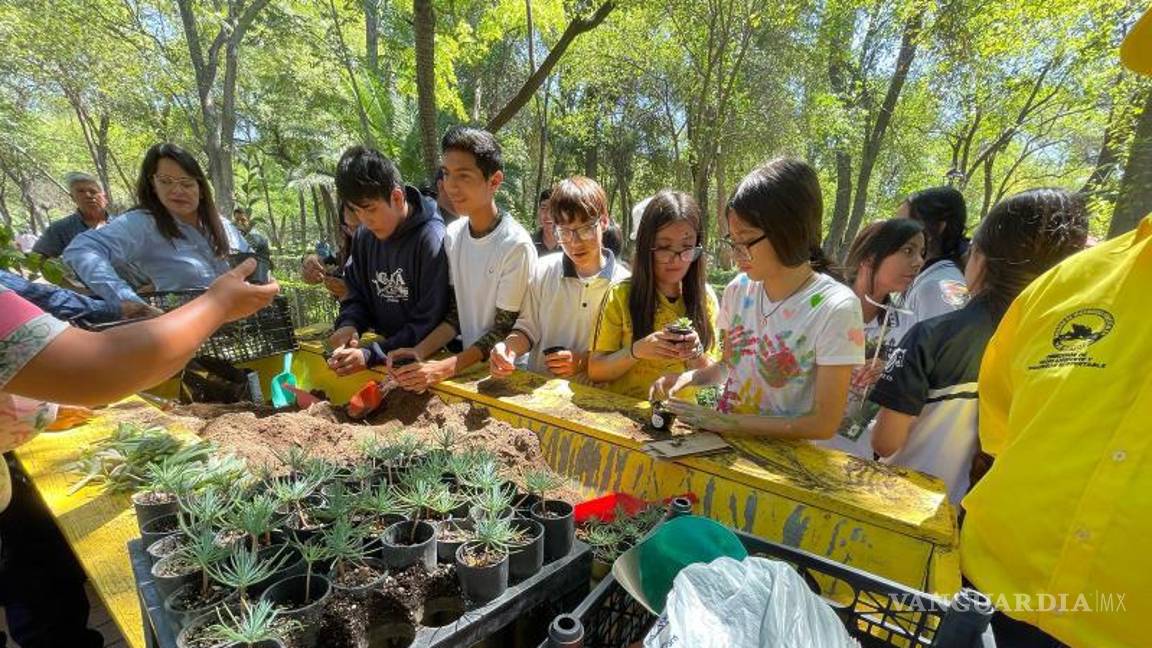 $!Por parte del Ayuntamiento de Saltillo, se entregaron especies de flora endémicas.