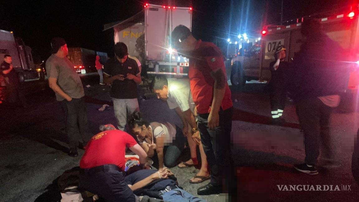 $!La ponchadura de una llanta originó el caos vehicular en el entronque a Carbonera.