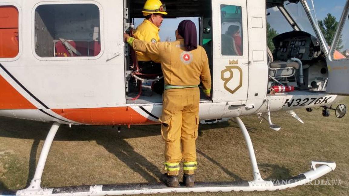 $!A primera hora, elementos de la Brigada Fénix de Protección Civil de Nuevo León se trasladaron al lugar de la fumarola