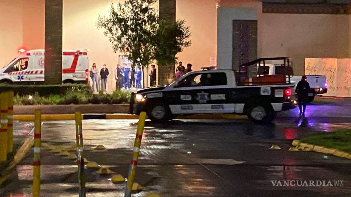 Elementos de la Fiscalía de Coahuila terminan al borde de la muerte tras sufrir accidente al chocar contra una vaca