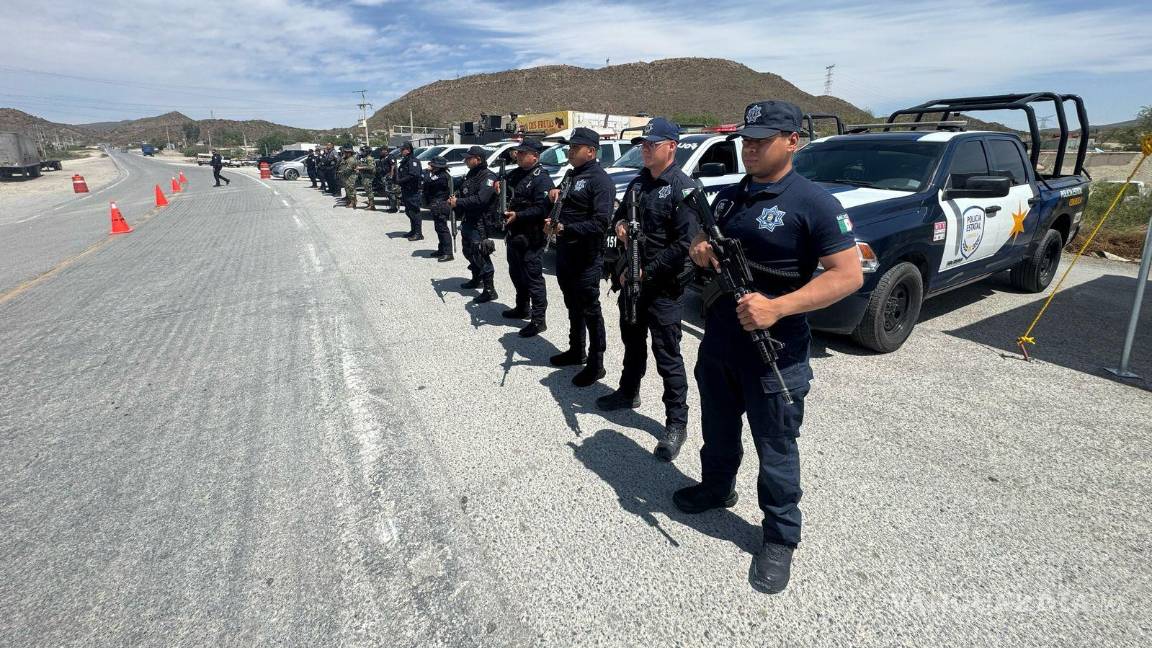 $!Operativo de vigilancia desplegado en colonias de Ramos Arizpe en coordinación con la Policía Estatal y el Ejército.