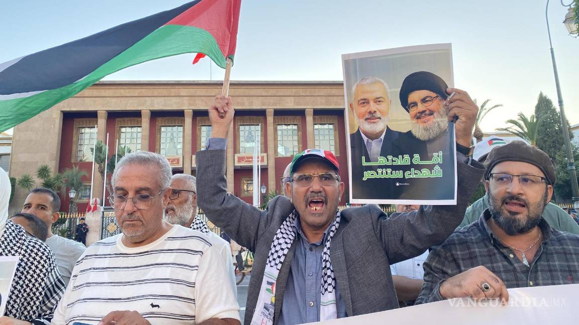 $!Decenas de personas se han congregado en Rabat para condenar el asesinato del líder del grupo chií libanés Hizbulá, Hasán Nasrala.