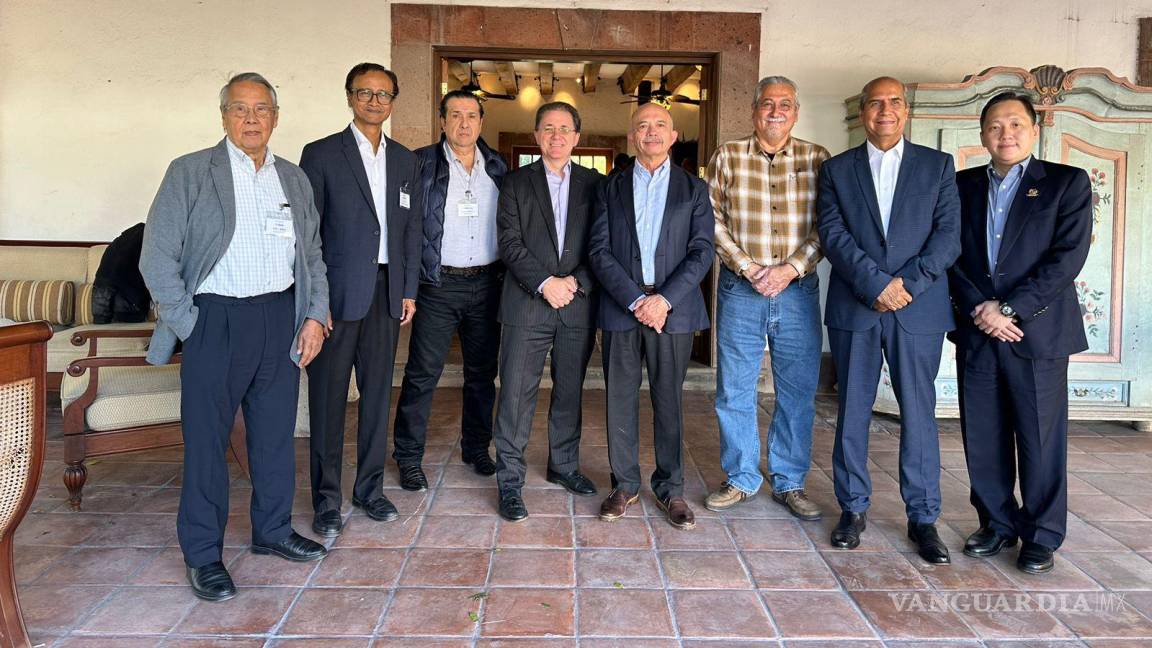 Daniel Chapman y más inversionistas interesados en compra de AHMSA recorren la empresa en Monclova