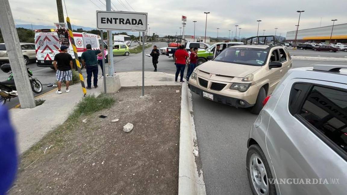 $!El incidente sucedió frente a una tienda de abarrotes.