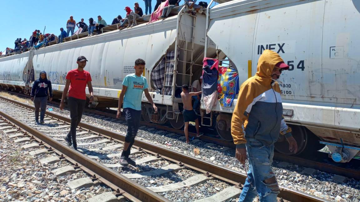 Agentes del INM han ‘cobrado’ más de 4 mil pesos a cada migrante para que avancen a la frontera, denuncian
