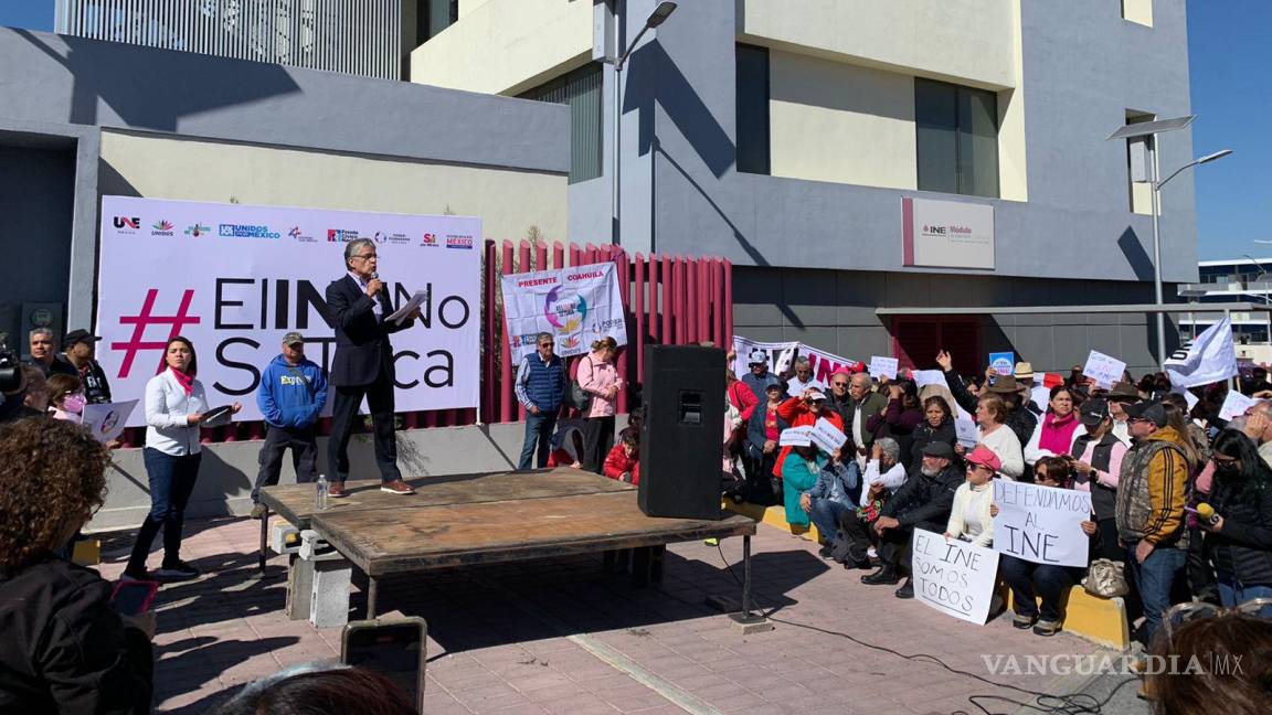 Se manifiestan ‘Por la Defensa del INE’ en Saltillo contra Reforma Electoral