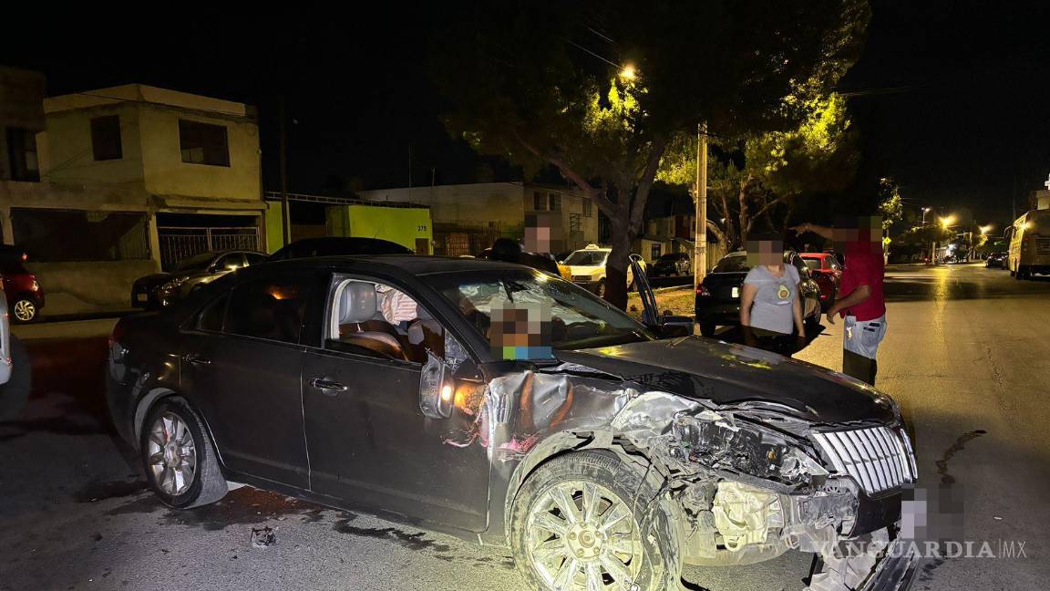 Choca y huye chofer de ruta Express tras maniobra imprudente al sur de Saltillo; es detenido tras persecución