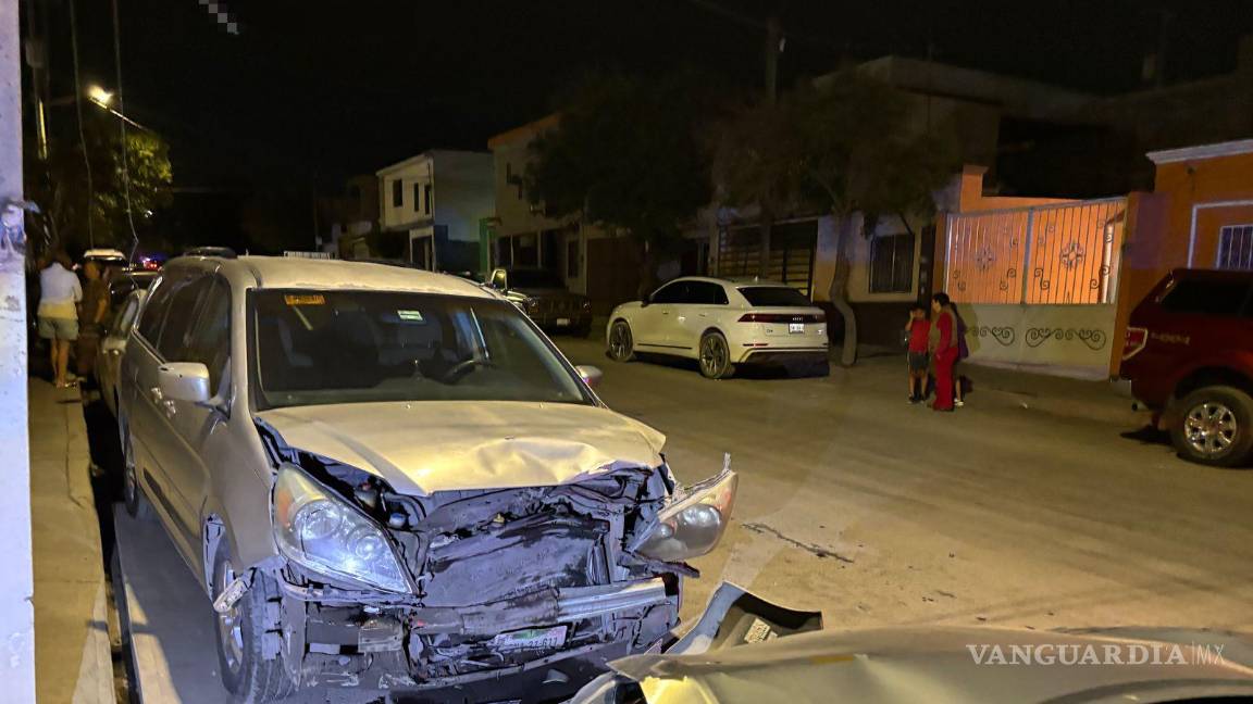 $!El accidente ocurrió en la intersección de Otilio González y Los Nogales, cerca de la medianoche.