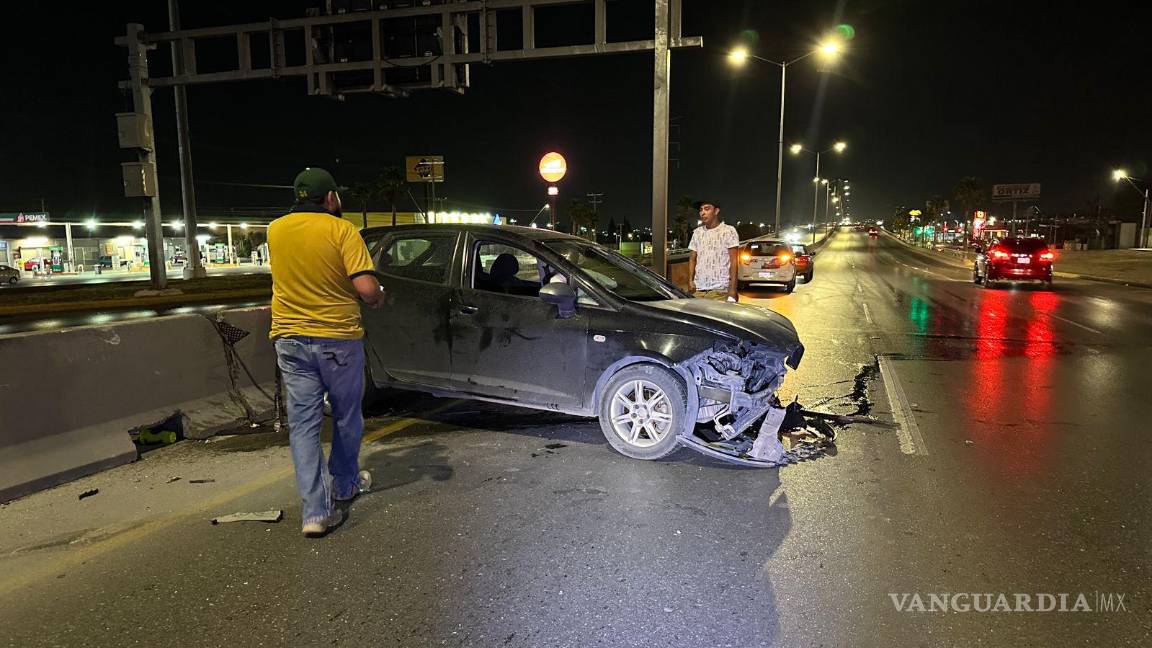 Destroza Su Vehículo Y Provoca Cierre De Vialidades Por Manejar En