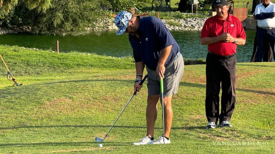 $!Reda Patricio Safa Grajeda venció a Genaro Dávila en el Torneo Anual del Club de Golf Campestre.