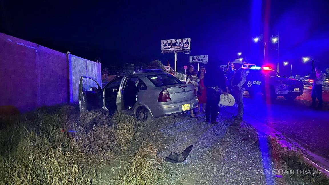 $!Agentes de la Policía Municipal detuvieron al conductor responsable del accidente, identificado como el primo de la víctima, en estado de ebriedad.