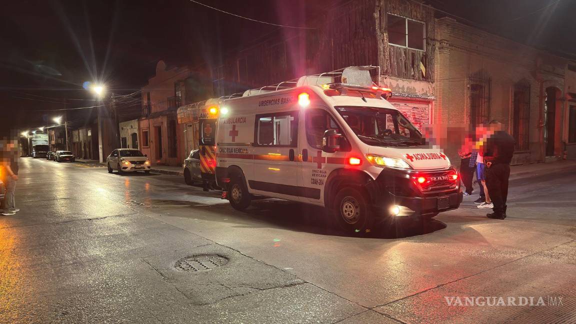 $!Paramédicos trasladaron a la víctima al Hospital Universitario para su atención.