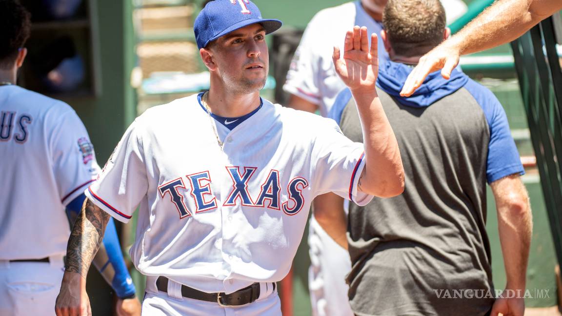 $!Rangers pega un par de 'vuelacercas' y le gana a los Atléticos