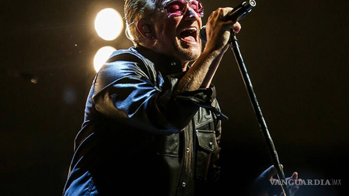 $!Bono, de U2, se disculpa por casos de acoso en su ONG One