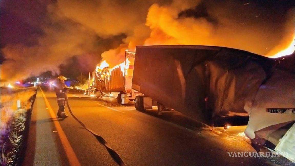 Estalla violencia en Zacatecas, queman vehículos; es reacción a detenciones, dice gobierno
