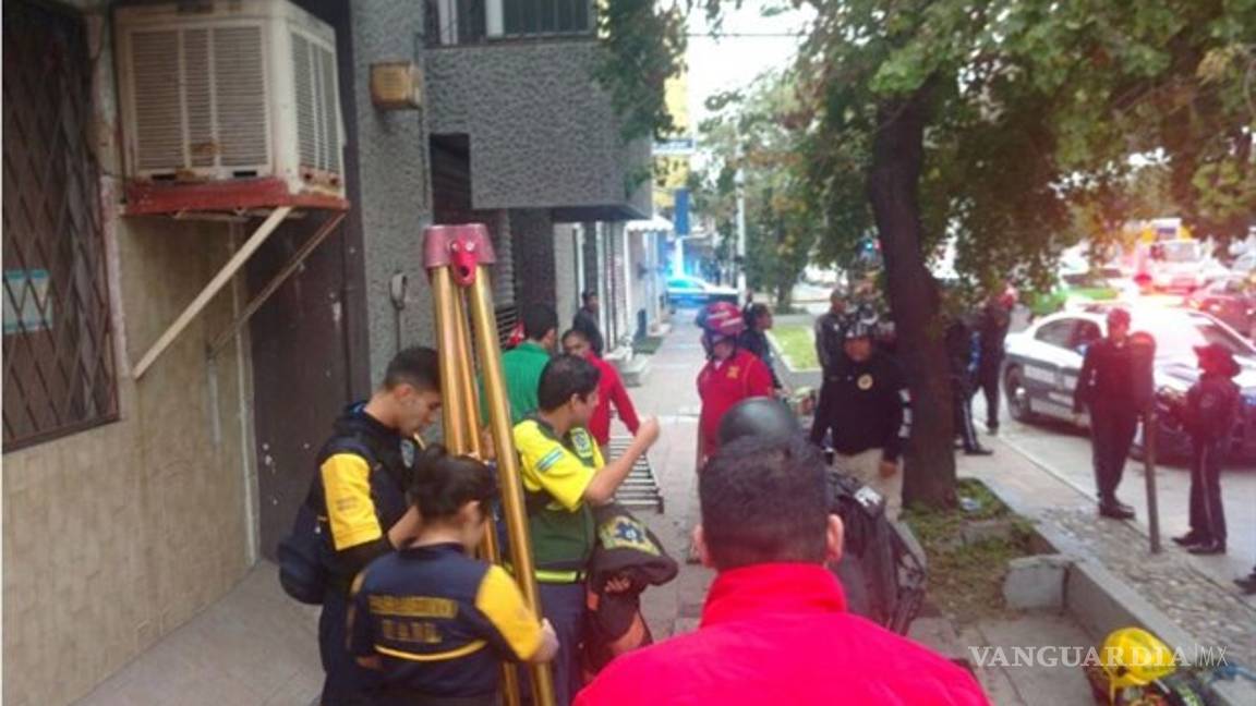 $!Cae menor dentro registro de CFE en Monterrey