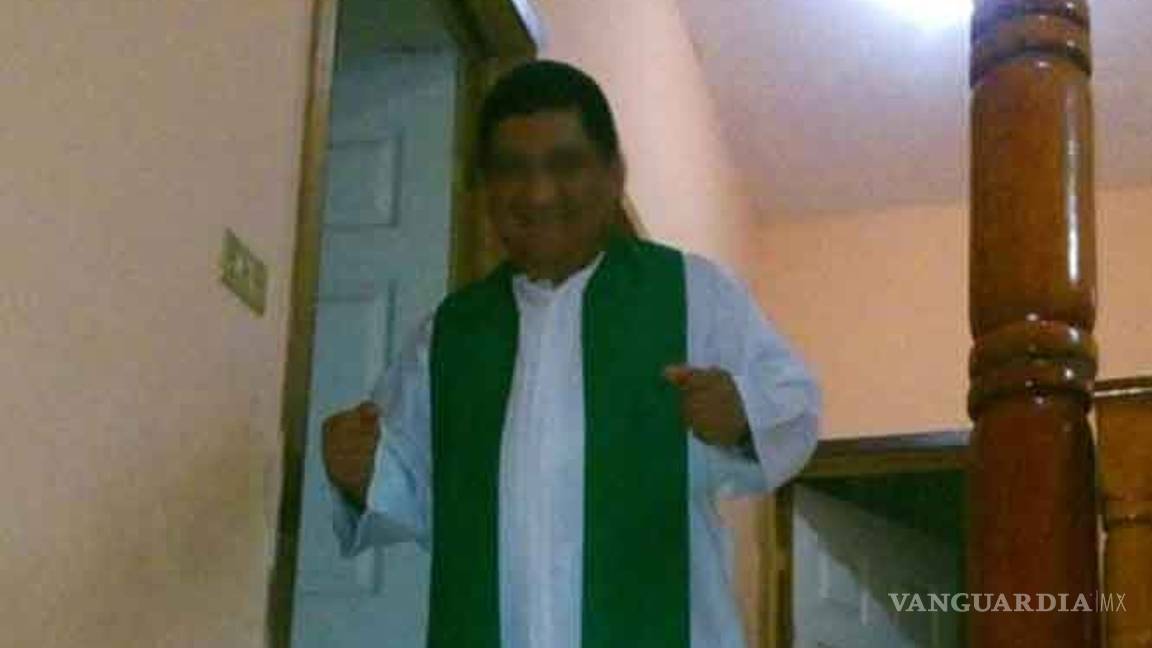 $!Intentan linchar a párroco tras descubrir romance con adolescente en Tabasco