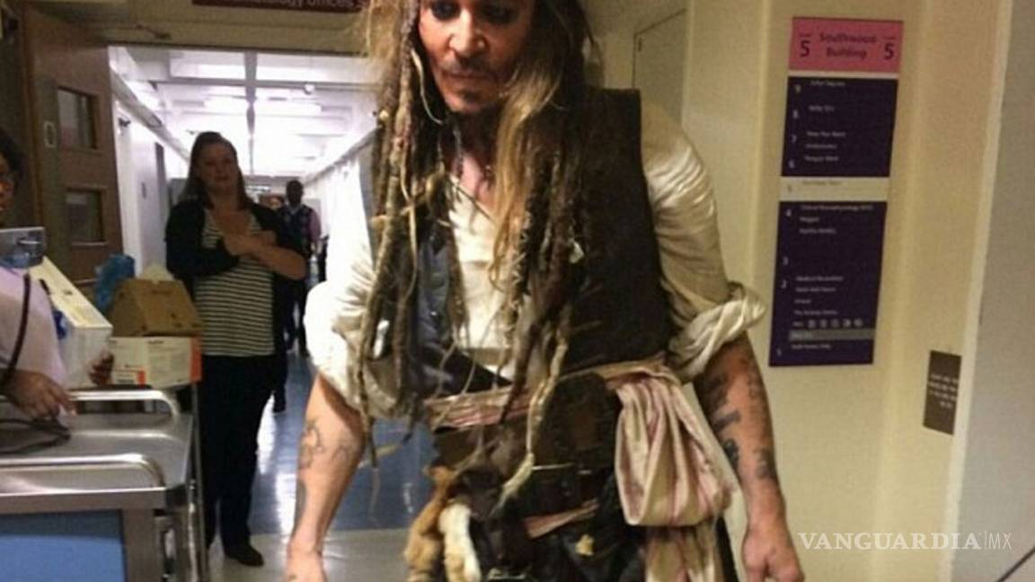 $!'Jack Sparrow' visitó un hospital infantil